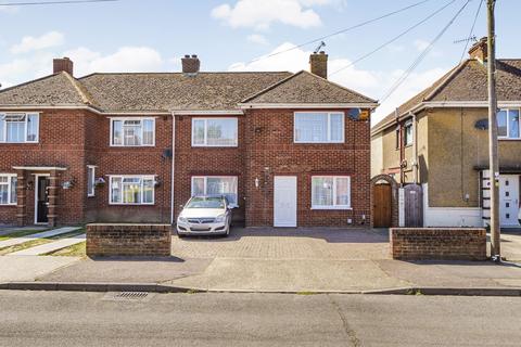 4 bedroom semi-detached house for sale, Cluny Road, Faversham, ME13