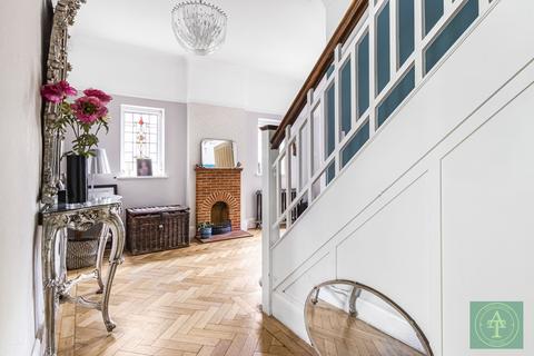 4 bedroom semi-detached house for sale, Bush Hill, N21