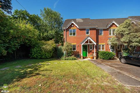 3 bedroom end of terrace house for sale, Hicks Close, Tadley RG26