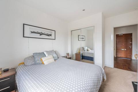 1 bedroom flat for sale, Dowding Drive, Kidbrooke, London, SE9