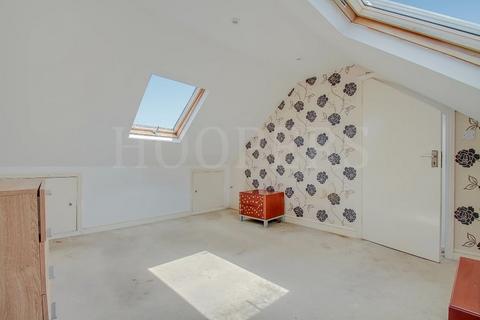 6 Heather Road, London, NW2 7ND