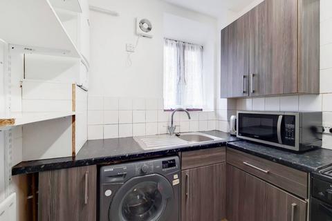 3 bedroom flat to rent, Harrington Hill, Hackney, London, E5