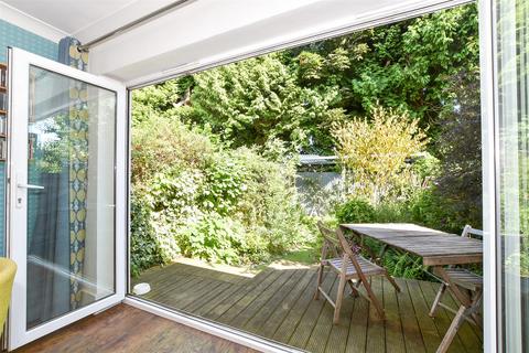39 Albion Road, Reigate, RH2 7JY