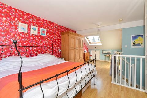 39 Albion Road, Reigate, RH2 7JY
