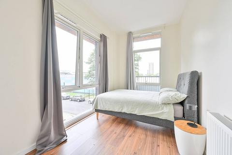 1a Stanley Road, London, W3 8FT