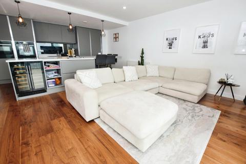 2 bedroom flat to rent, Beetham Tower, 301 Deansgate, Manchester, M3