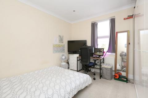 2 bedroom flat to rent, Kenworthy Road, Homerton Hackney