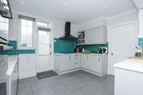 36 Fitzroy Avenue, Broadstairs, CT10 3LS