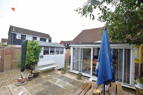 1 bedroom terraced bungalow for sale, Camellia Avenue, Clacton-on-Sea