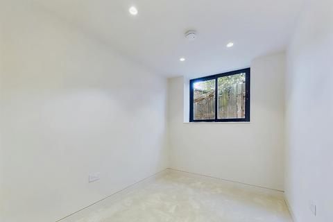 Flat 1, 21 Wisteria Road, London, SE13 5HW