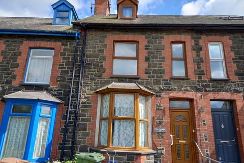 3 bedroom terraced house for sale, Caernarfon Road, Bangor LL57