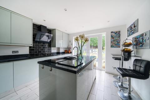 4 bedroom detached house for sale, Beck Gardens, Farnham, Surrey, GU9