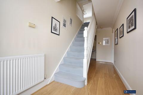 7a Rayburn Road, Hornchurch, RM11 3AP