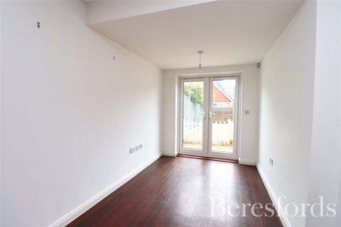 4 bedroom terraced house for sale, Montfort Drive, Chelmsford, CM2