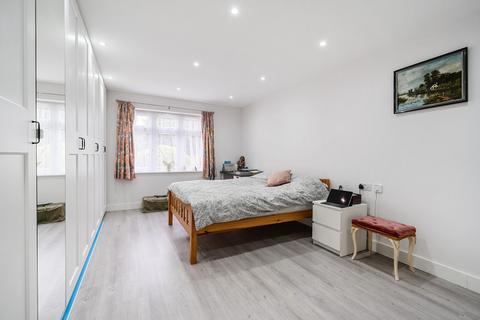 3 Lowson Grove, Watford, WD19 4BA