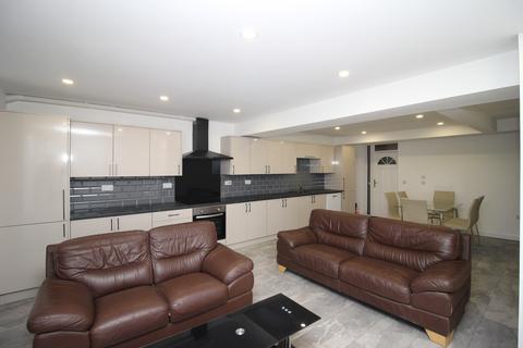 6 bedroom terraced house to rent, 17 Norwood Terrace, Hyde Park, Leeds LS6