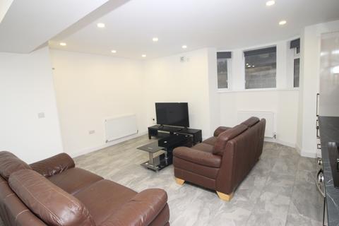 6 bedroom terraced house to rent, 17 Norwood Terrace, Hyde Park, Leeds LS6