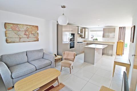 61 Highfields, Tonyrefail, Porth, CF39 8GB