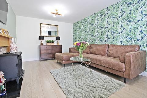 61 Highfields, Tonyrefail, Porth, CF39 8GB