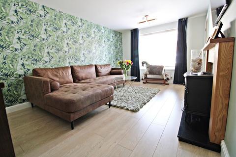 61 Highfields, Tonyrefail, Porth, CF39 8GB
