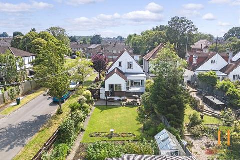 3 bedroom detached house for sale, Oakwood Avenue, Hutton, Brentwood, Essex, CM13