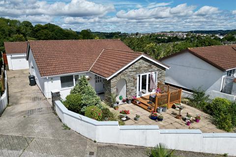 3 bedroom bungalow for sale, Broadstone Park Road, Livermead, Torquay,