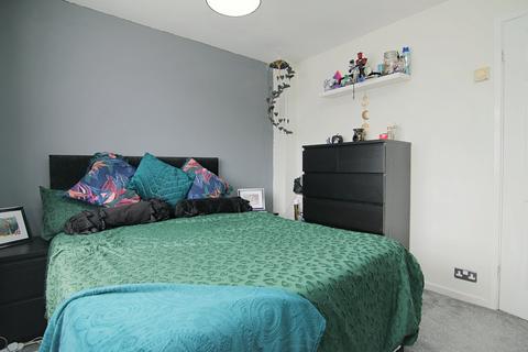 3 Dorian Close, Bradford, BD10 8BQ