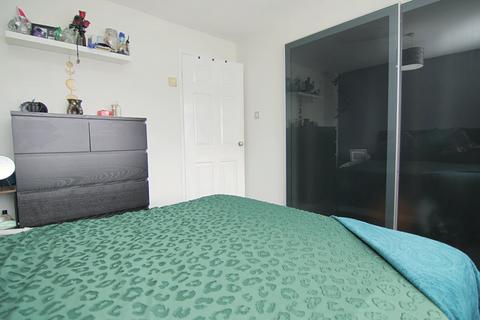 3 Dorian Close, Bradford, BD10 8BQ
