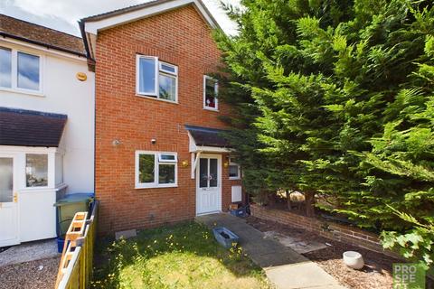 3 bedroom end of terrace house for sale, Grange Road, Farnborough, Hampshire, GU14