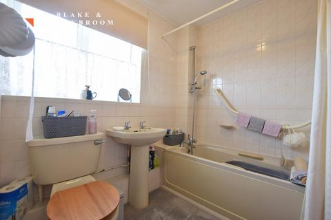 33 Constable Avenue, Clacton-on-sea, CO16 8DA