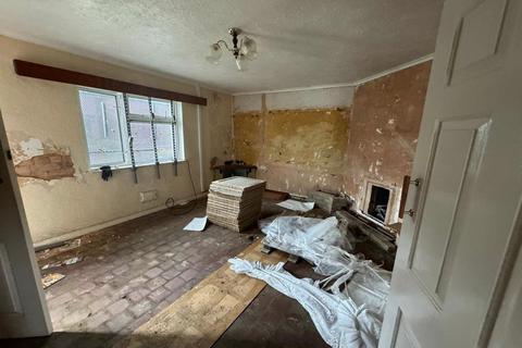 3 bedroom semi-detached house for sale, Wrens Hill Road, Dudley, West Midlands