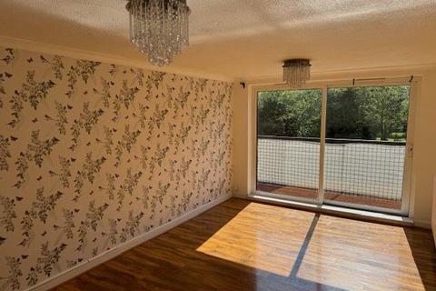 3 bedroom terraced house to rent, Peartree Bridge, Milton Keynes MK6