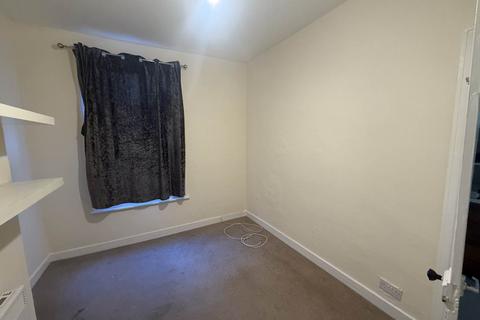 2 bedroom flat to rent, Church Road, Bromley
