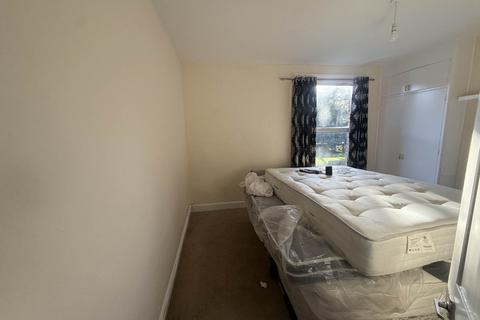 2 bedroom flat to rent, Church Road, Bromley
