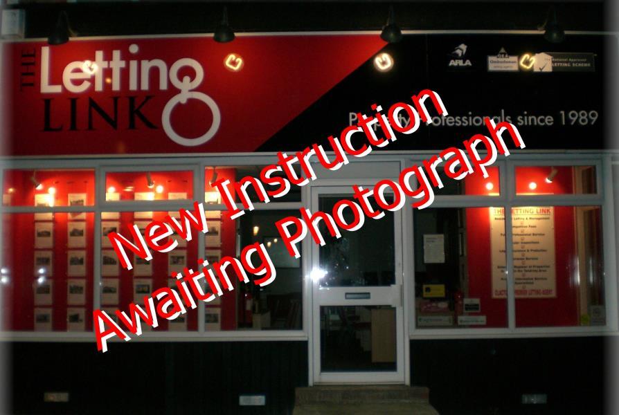 Station Road, ClactononSea, Essex... 1 bed flat to rent £600 pcm (£