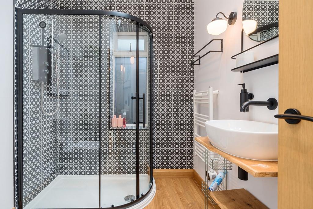 Studio Shower room