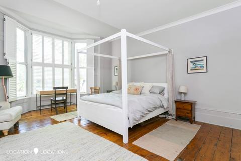 61a Upper Clapton Road, London, E5 8AY