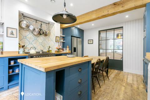 61a Upper Clapton Road, London, E5 8AY