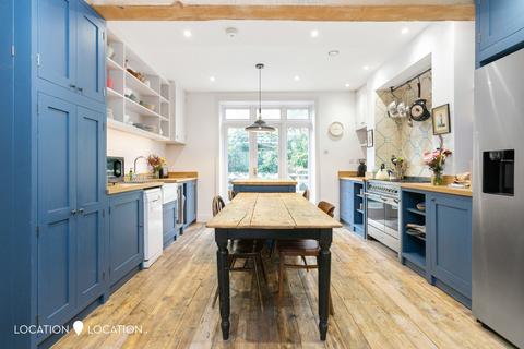61a Upper Clapton Road, London, E5 8AY