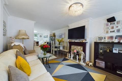 3 Edwin Close, Rainham, RM13 8TL