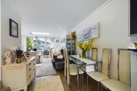 3 Edwin Close, Rainham, RM13 8TL