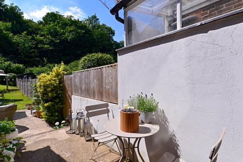 2 bedroom end of terrace house for sale, Brighton Road, Surrey GU7