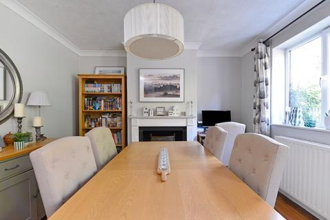 2 bedroom end of terrace house for sale, Brighton Road, Surrey GU7