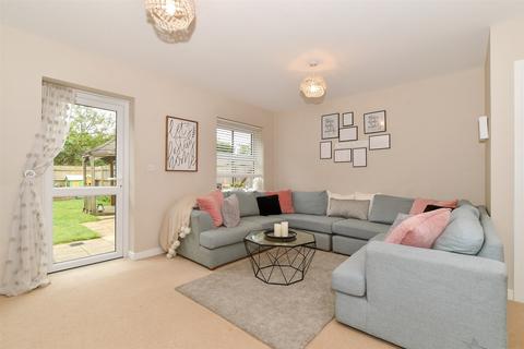 3 bedroom terraced house for sale, Onslow Walk, Broadbridge Heath, Horsham, West Sussex