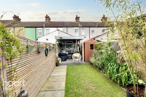 2 bedroom terraced house for sale, Richmond Road, Grays