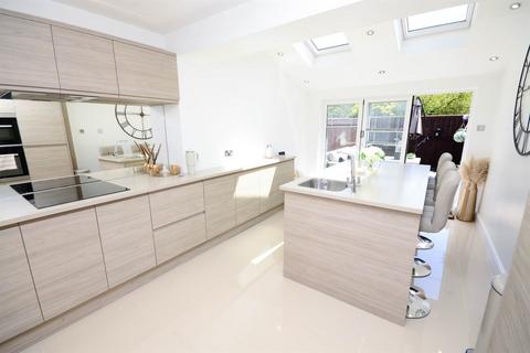 13 Bowburn Close, Gateshead, NE10 8UG