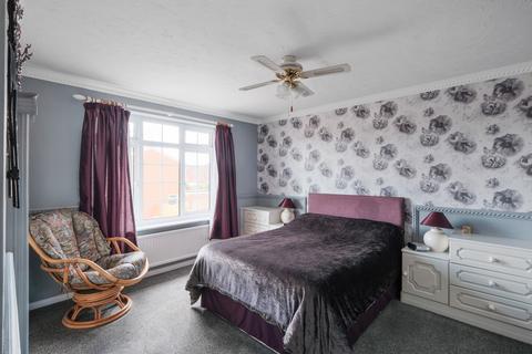 12 Heron Close, Worcester, WR2 4BW