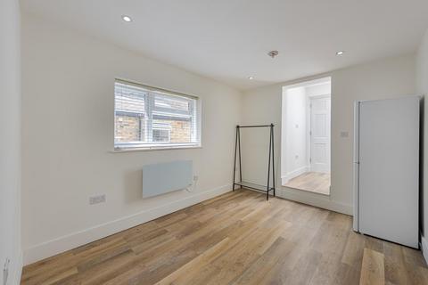 1 bedroom flat for sale, 300B Battersea Park Road, London SW11