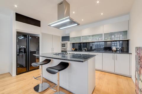 2 bedroom flat for sale, Kean Street, London