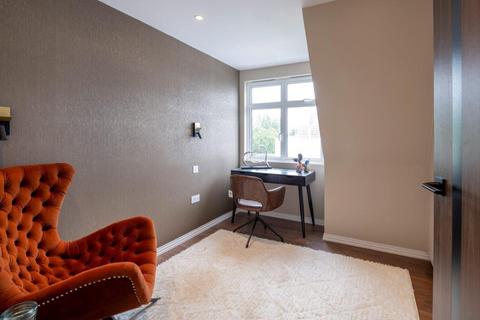 3 bedroom apartment for sale, West Heath Road, London, NW3